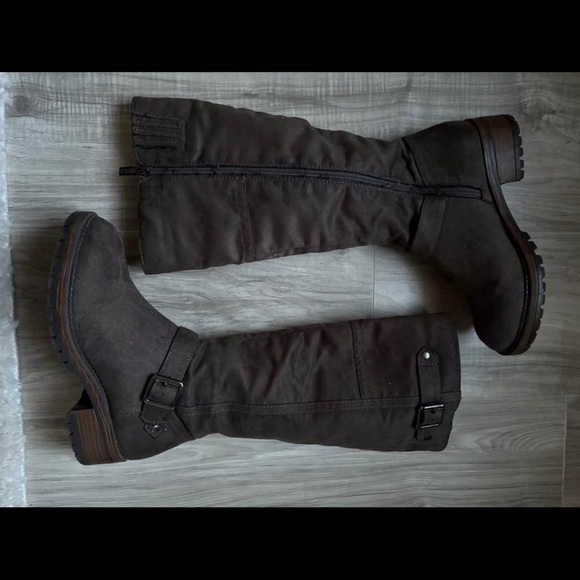 Brown Knee-High Women's Boots - Picture 2 of 2